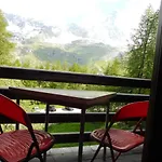 90 Con Vista E Balcone