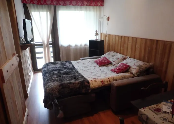 شقة 90 Con Vista E Balcone بيريوِل تْشيرفينيا