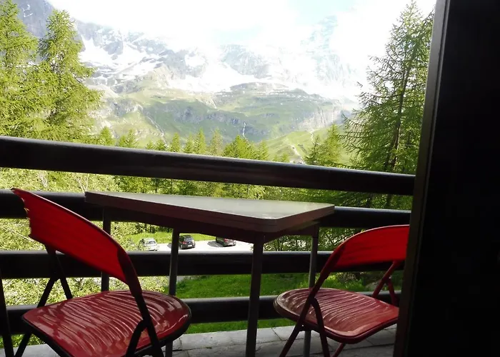 90 Con Vista E Balcone